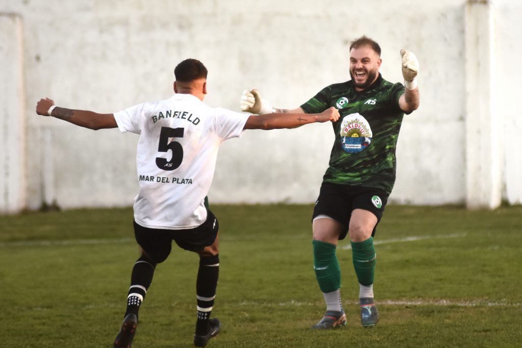 La solidez de Emanuel Salvini en el arco es un puntal para Banfield.