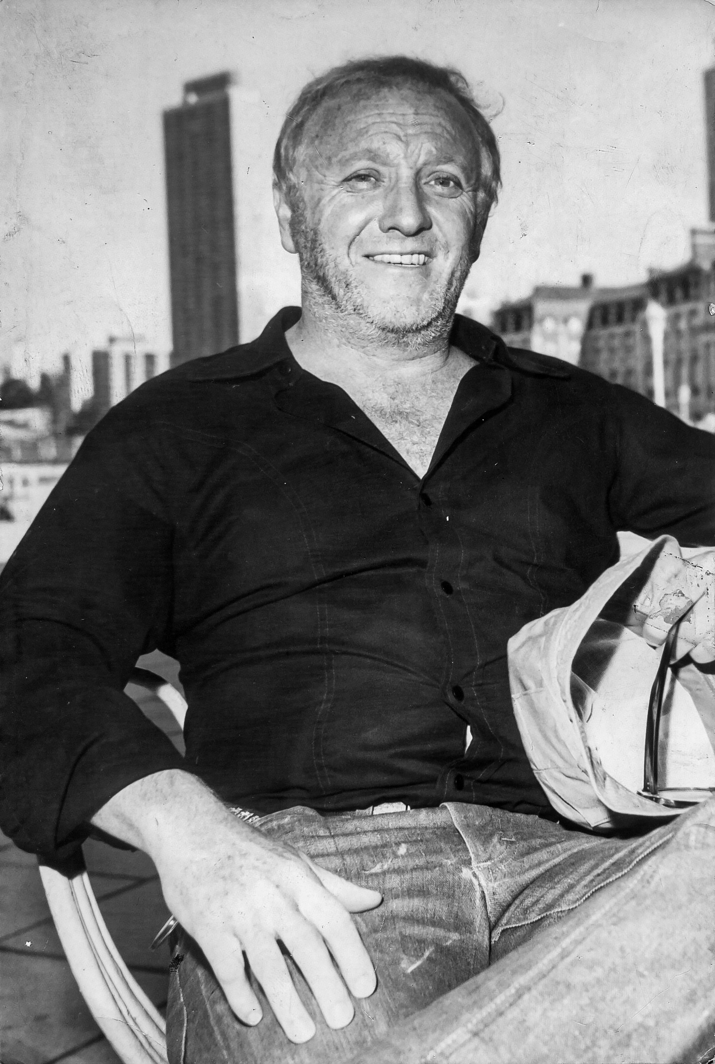 Pepe Soriano en la rambla Bristol durante una de sus temporadas en la ciudad.