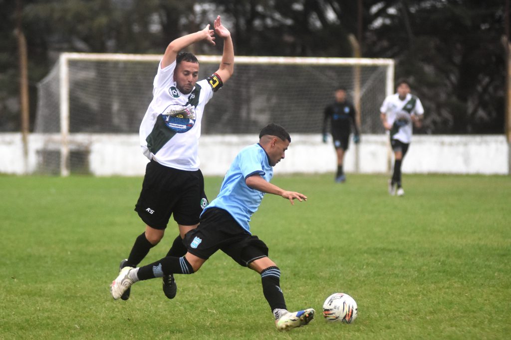 Iván López es uno de los que continúa del año anterior en San Isidro.