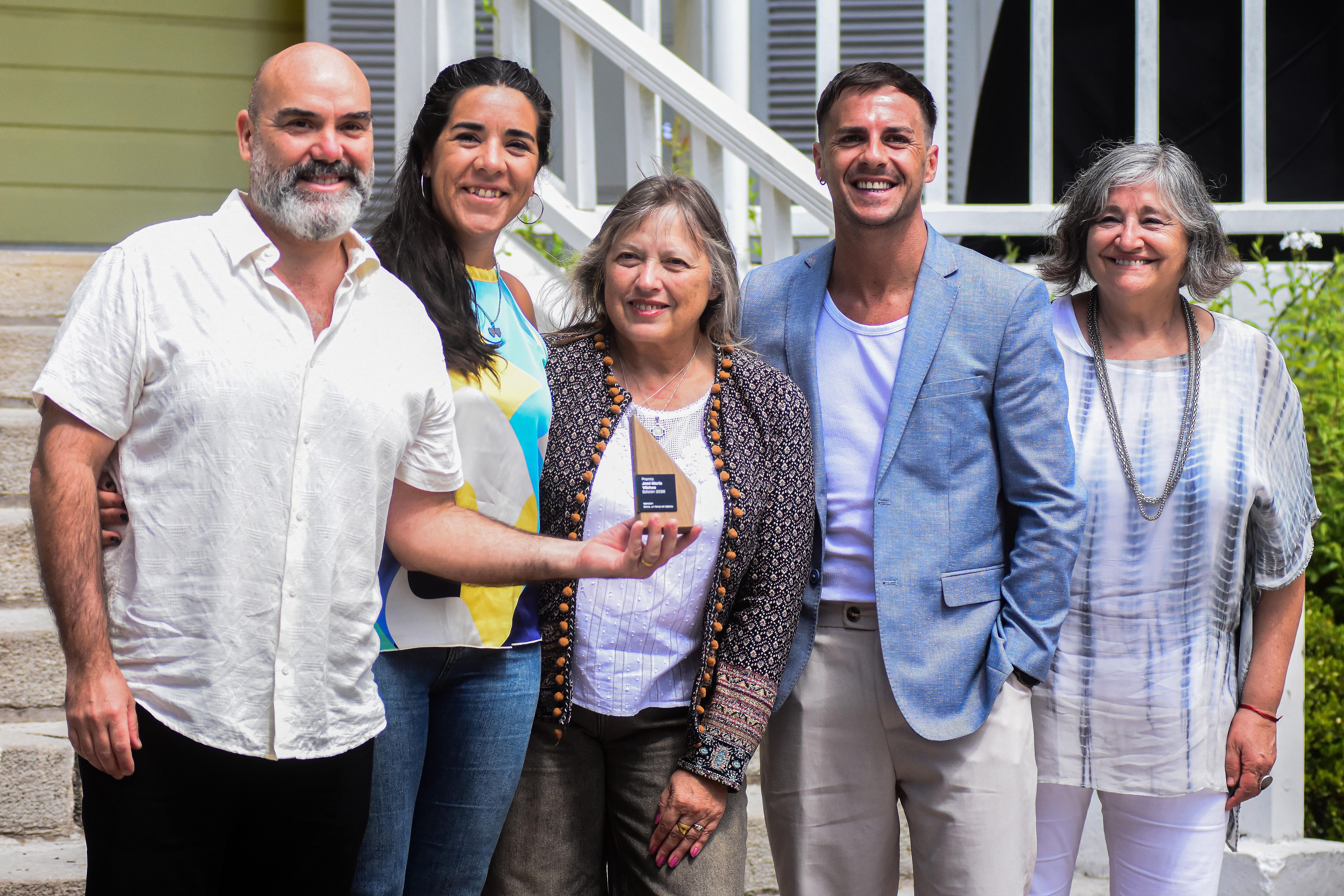 Sebastián Villa, Carmen Domínguez, la jurado del Vilches Sandra Othar, Emiliano Fernández y Maria Cámpora, de la obra "Solos un lienzo en blanco".