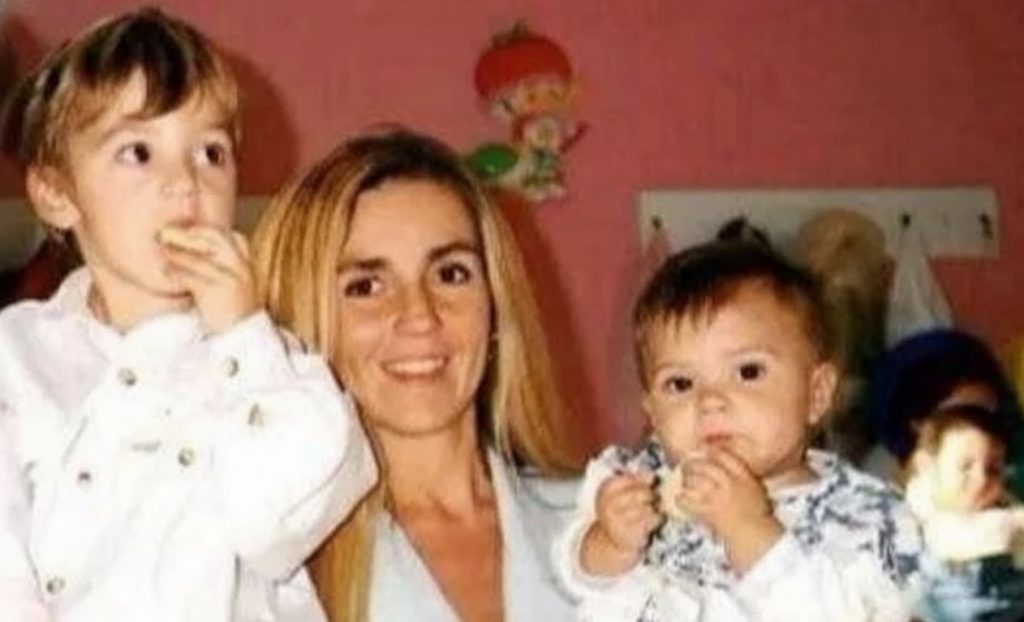Adriana García junto a sus hijos Sebastián y Valentina. 