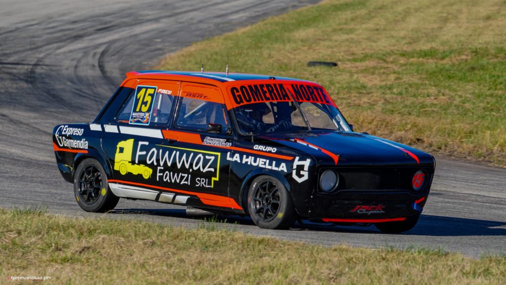 Foto: Germán Díaz. Guillermo Asat y Santiago Lantella se combinaron para llevar al Fiat 128 al doble triunfo en la Monomarca.
