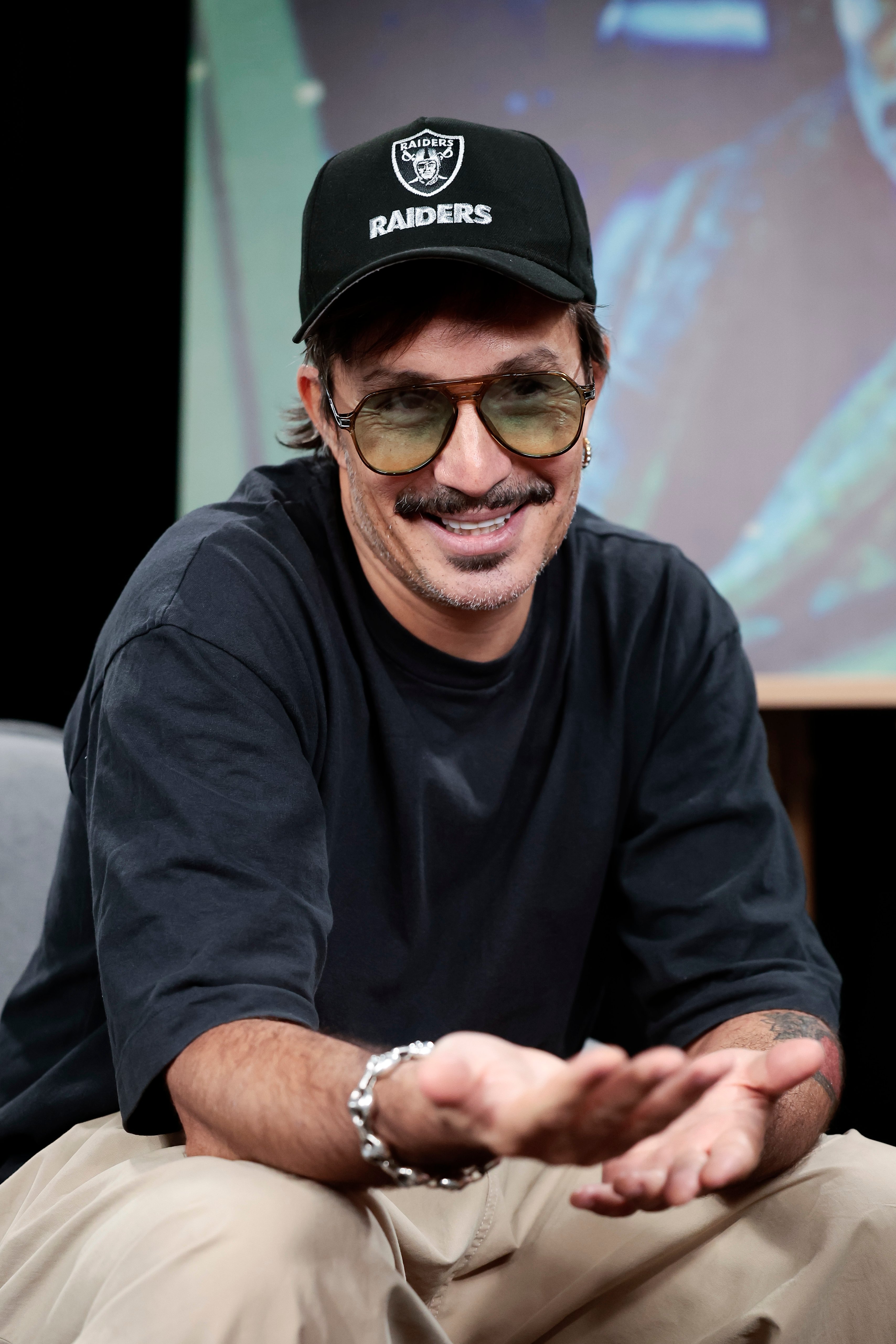 Emmanuel Horvilleur no está dispuesto a censurarse, menos en estos tiempos, en los que uno "debe levantar la bandera del amor". Foto: EFE | José Méndez.