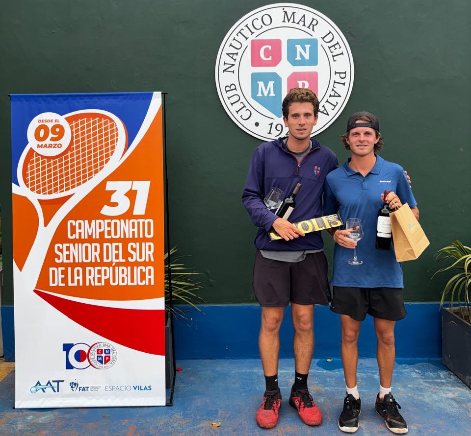 Matias Calvo y Benjamín Tobler protagonizaron una final exclusiva entre marplatenses en single +19 caballeros.