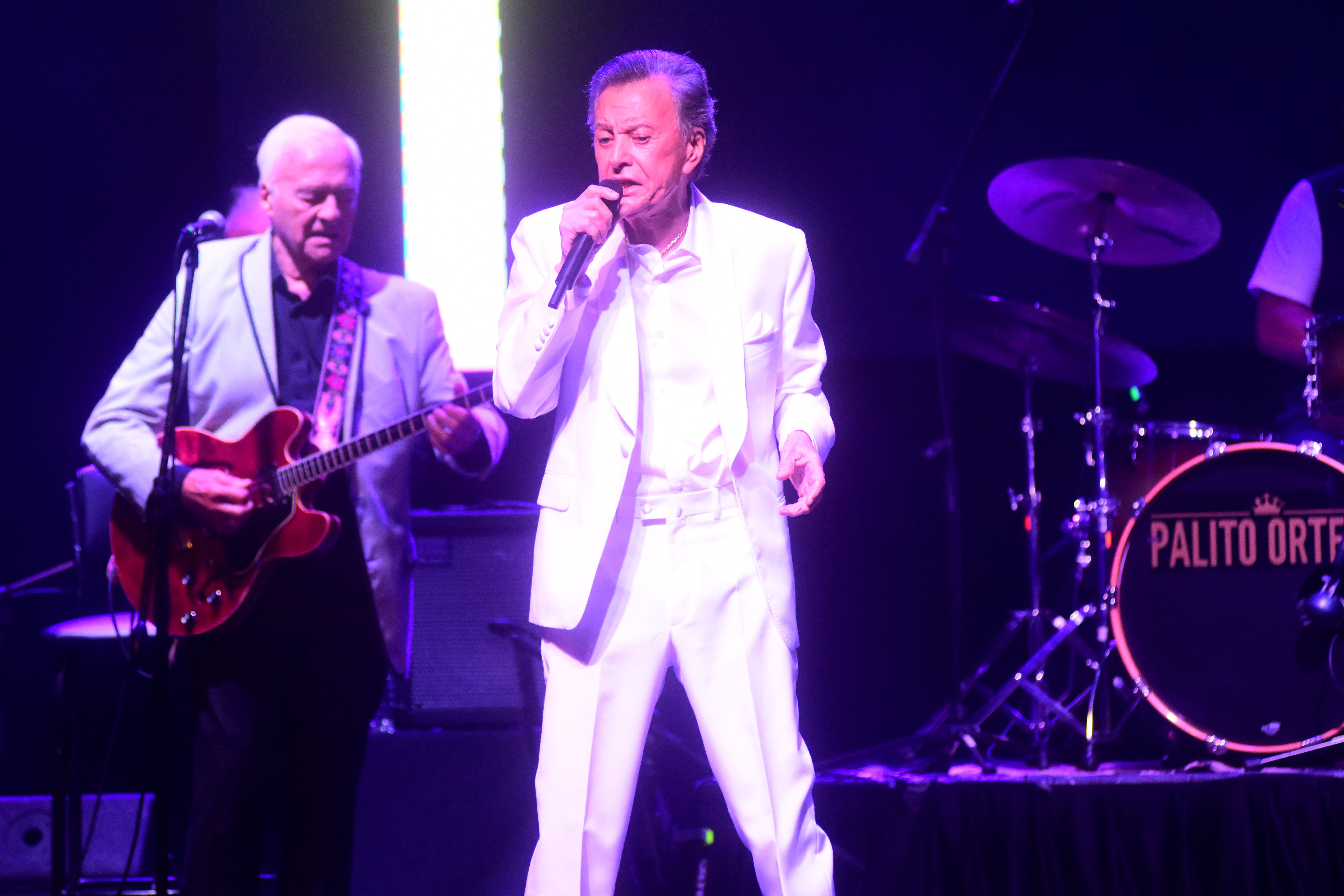 Palito, que este domingo cumple 85 años, se lució en el escenario.