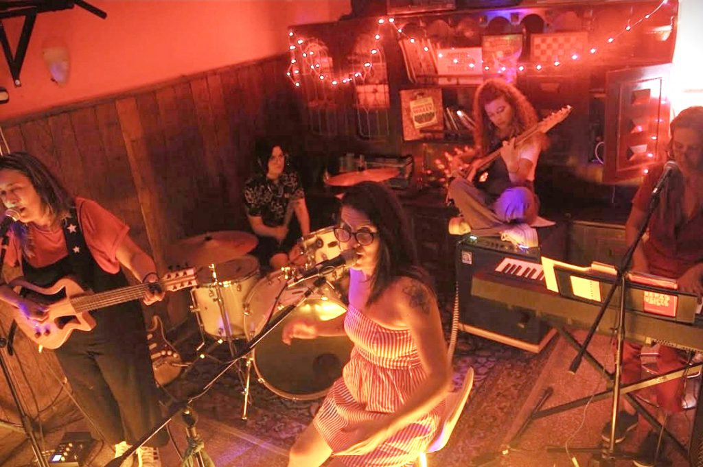 Integrantes de la colectiva Somos Mucha Música. 