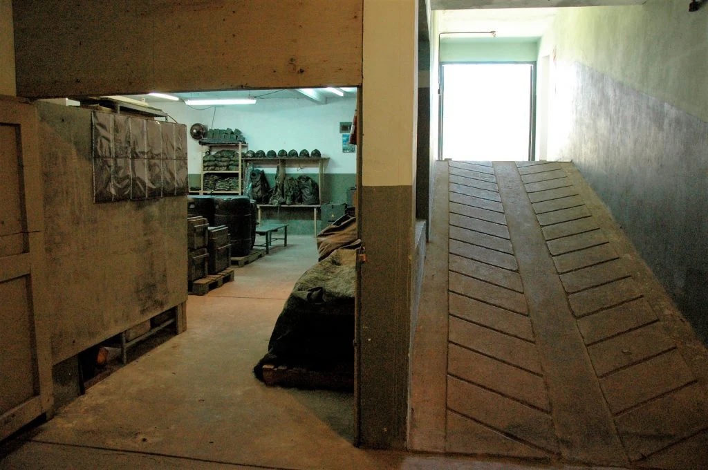 "La Cueva" en 2012, cuando ya había sido reformada por la Fuerza Aérea. Pese a ello, los sobrevivientes reconocieron el lugar. Fotos: Marcelo Núñez.